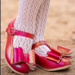 Pipperdoodles Girls Pink Shimmer Velcro Strap Sz 13/30 - fits like 11T